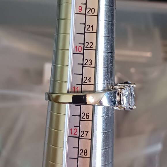 Silvertone Three Stone CZ Fashion Ring Size 11 - Picture 10 of 10